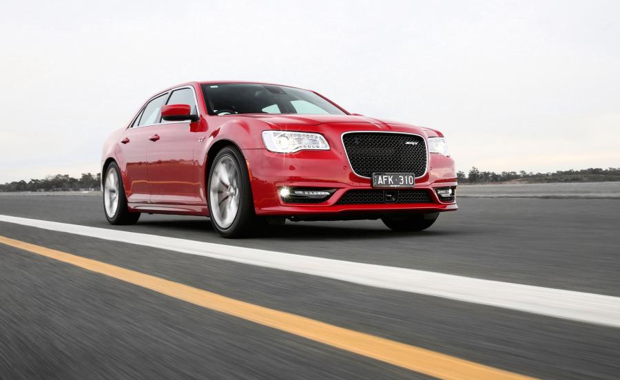  Chrysler 300 SRT (LX2) 2015 года  (AU) (фото 13 из 31)